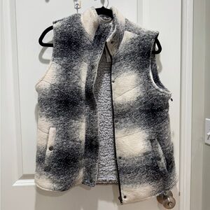 Women's Black and White Vest